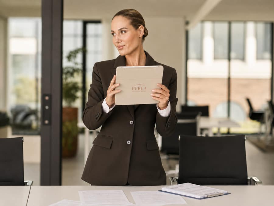 Private service in a well-run Los Angeles household, Executive Assistants